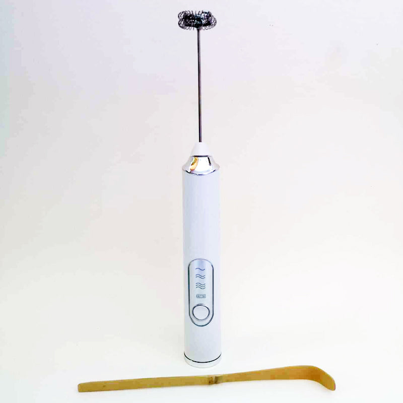 kit Mousseur à lait rechargeable - couleur blanche - premium matcha - cuillère en bambou pour matcha - aroma matcha