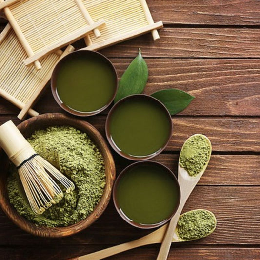 aroma matcha thé vert nature infusion fouet cuillère chashaku chasen traditionnel accessoire