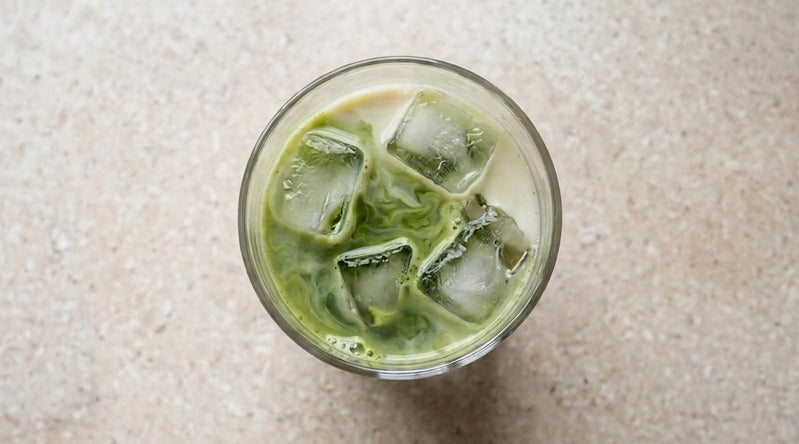 aroma matcha latte glaçé boisson froide iced