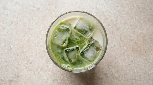 aroma matcha latte glaçé boisson froide iced